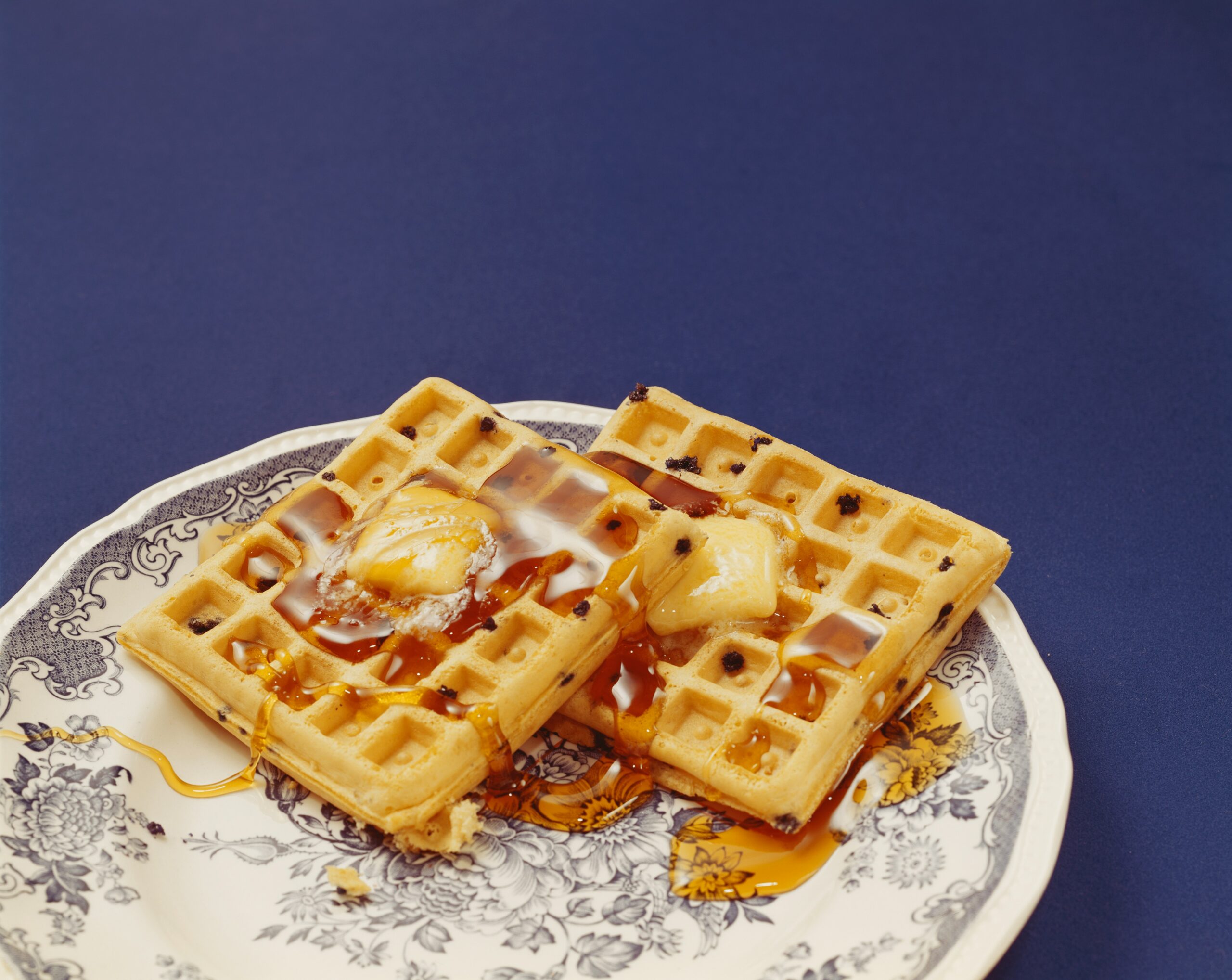 waffles-saborosos-na-mesa